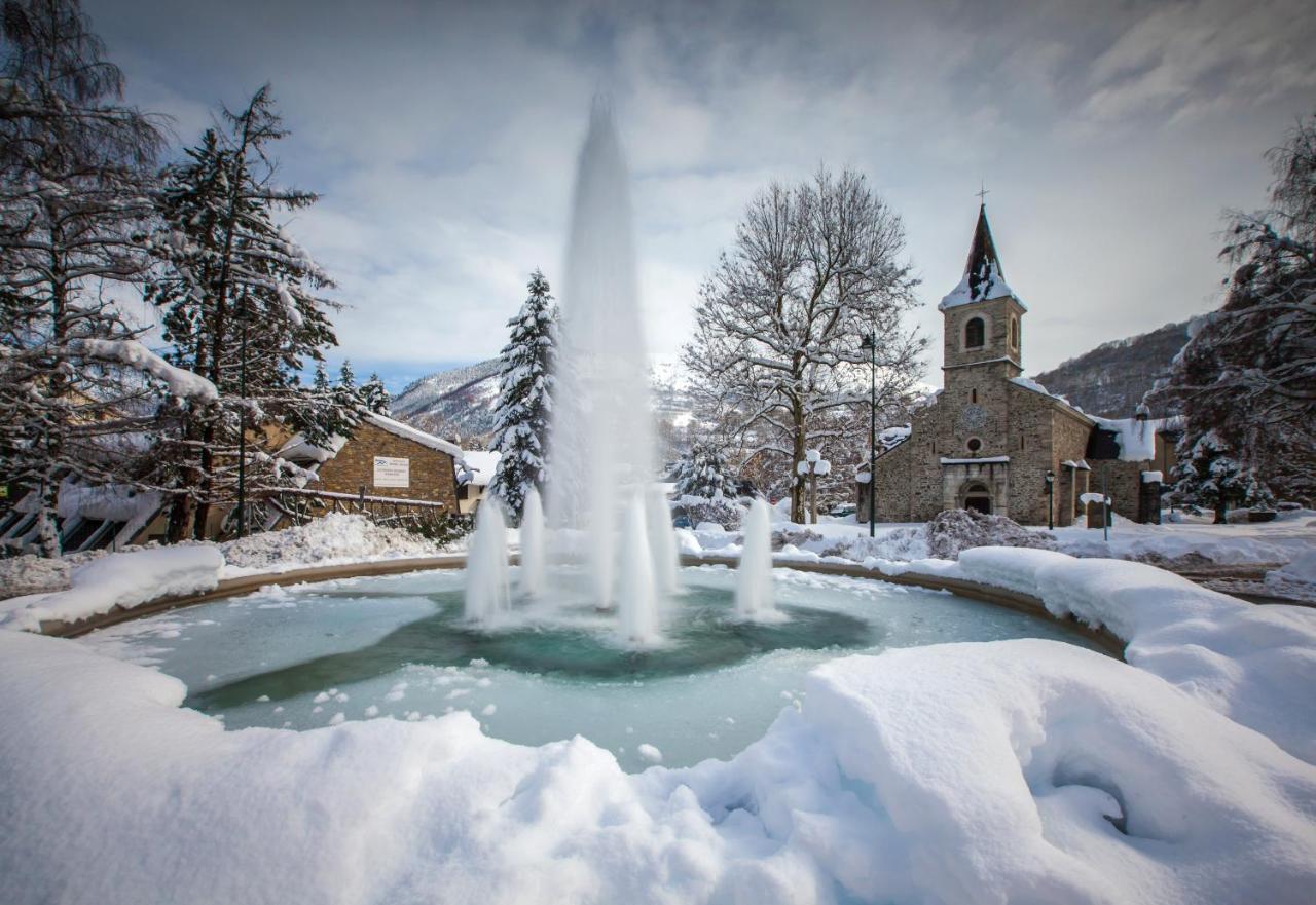 Mercure Saint-Lary Екстериор снимка