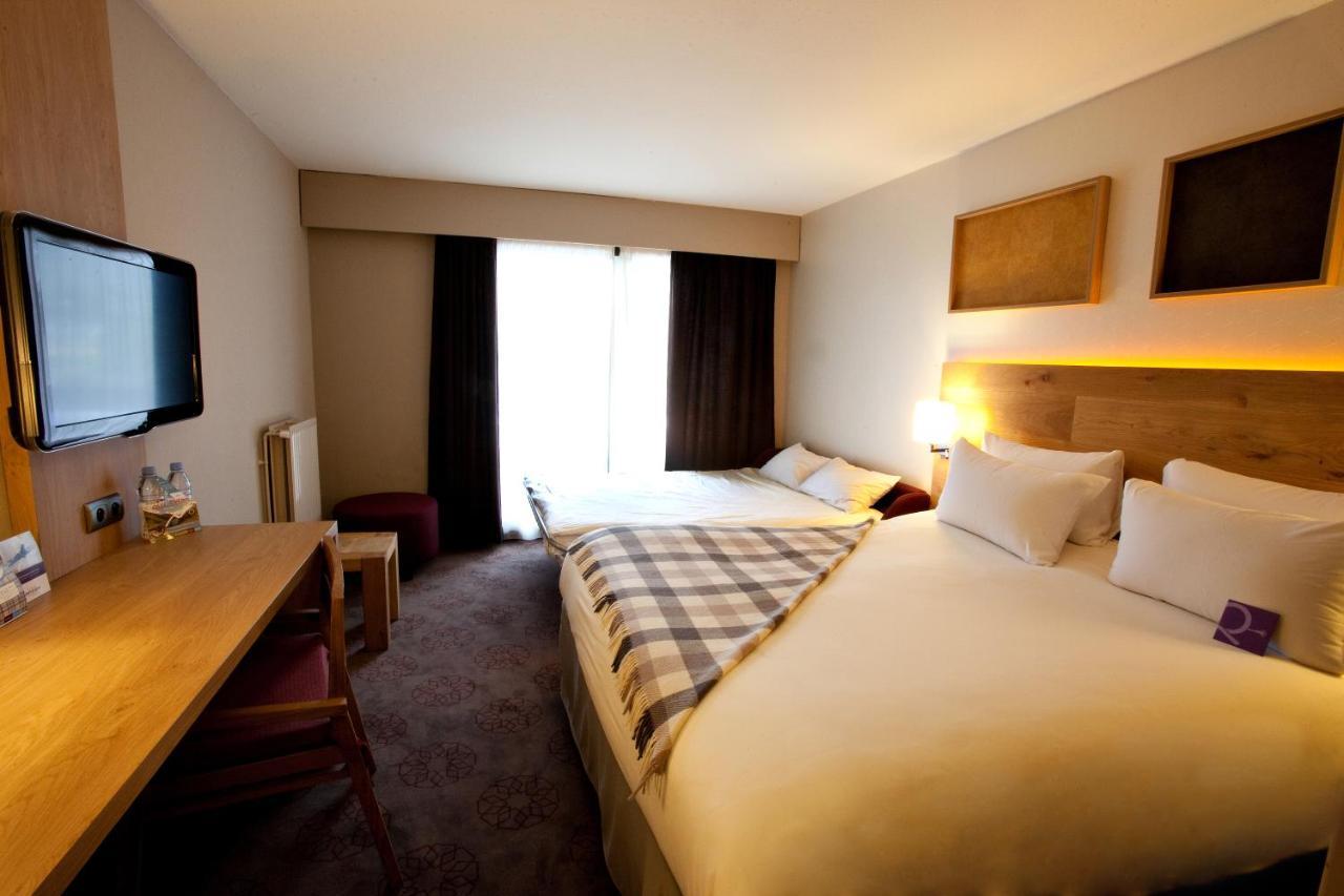 Mercure Saint-Lary Екстериор снимка