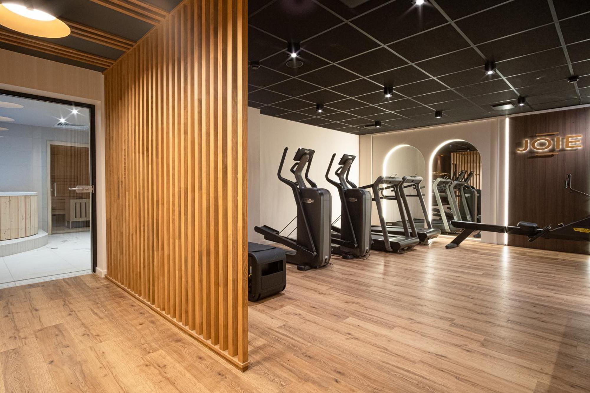 Mercure Saint-Lary Екстериор снимка