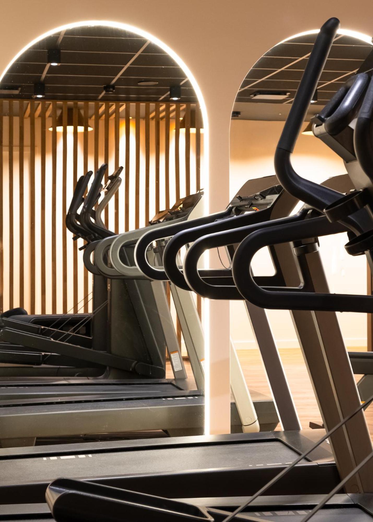 Mercure Saint-Lary Екстериор снимка
