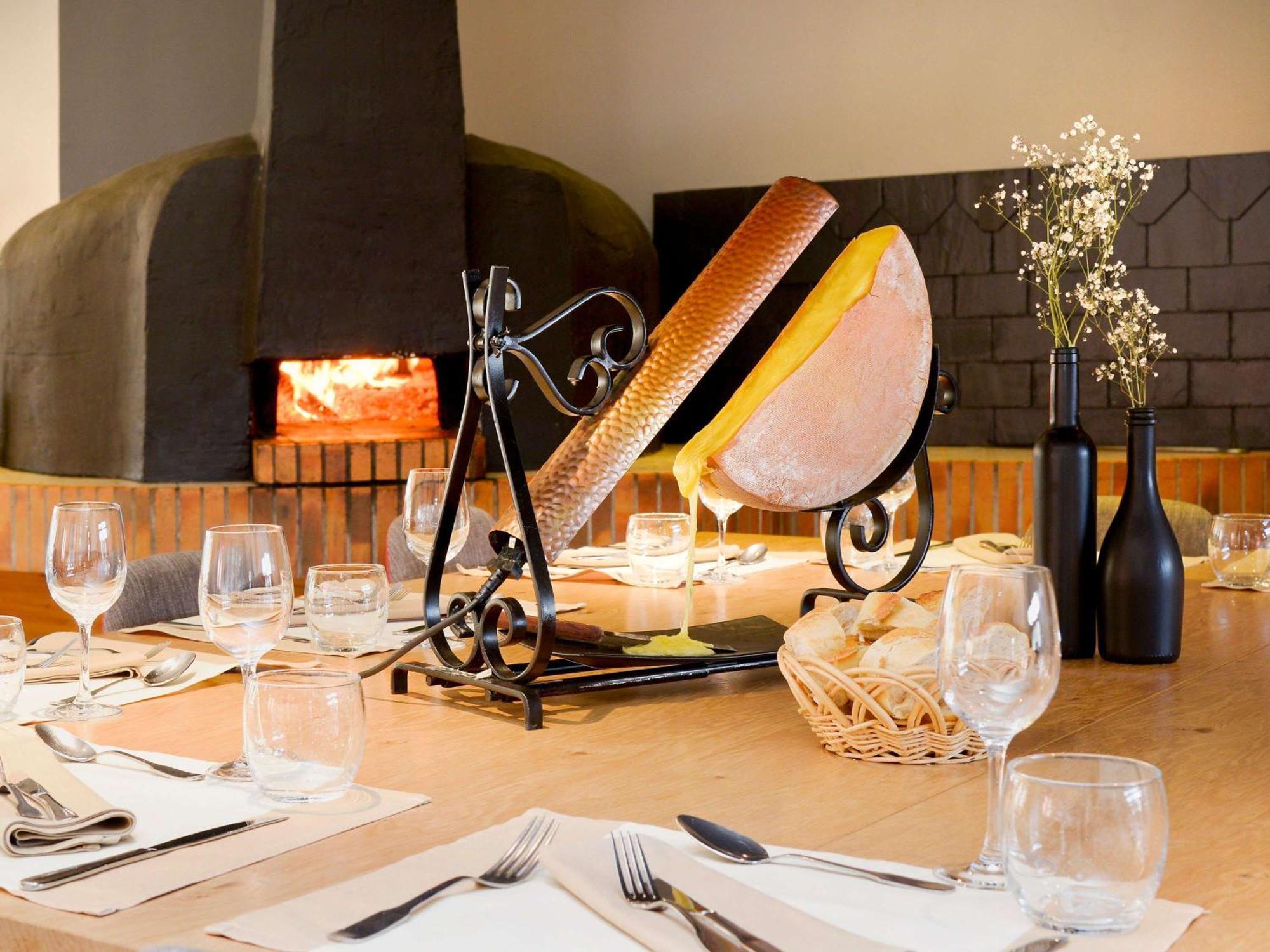 Mercure Saint-Lary Екстериор снимка