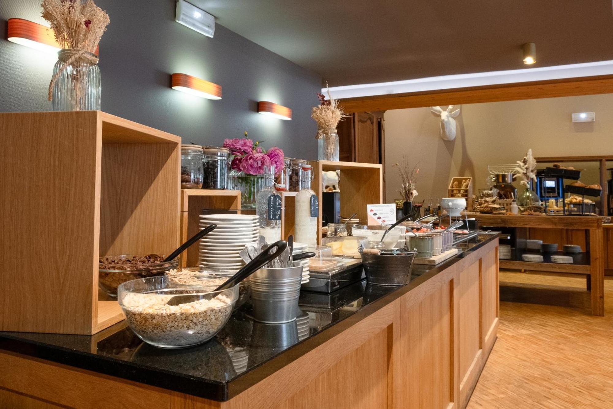 Mercure Saint-Lary Екстериор снимка