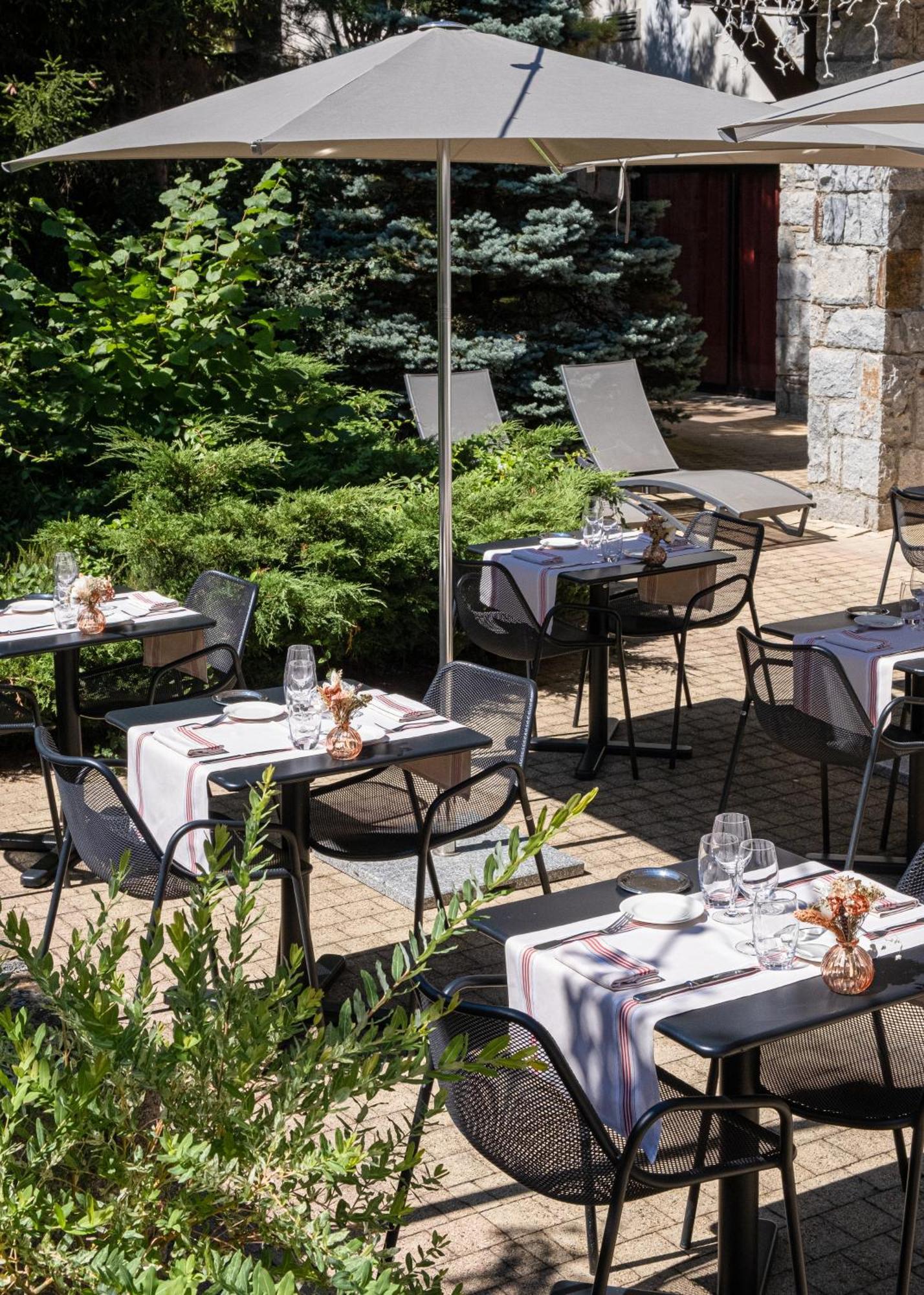 Mercure Saint-Lary Екстериор снимка