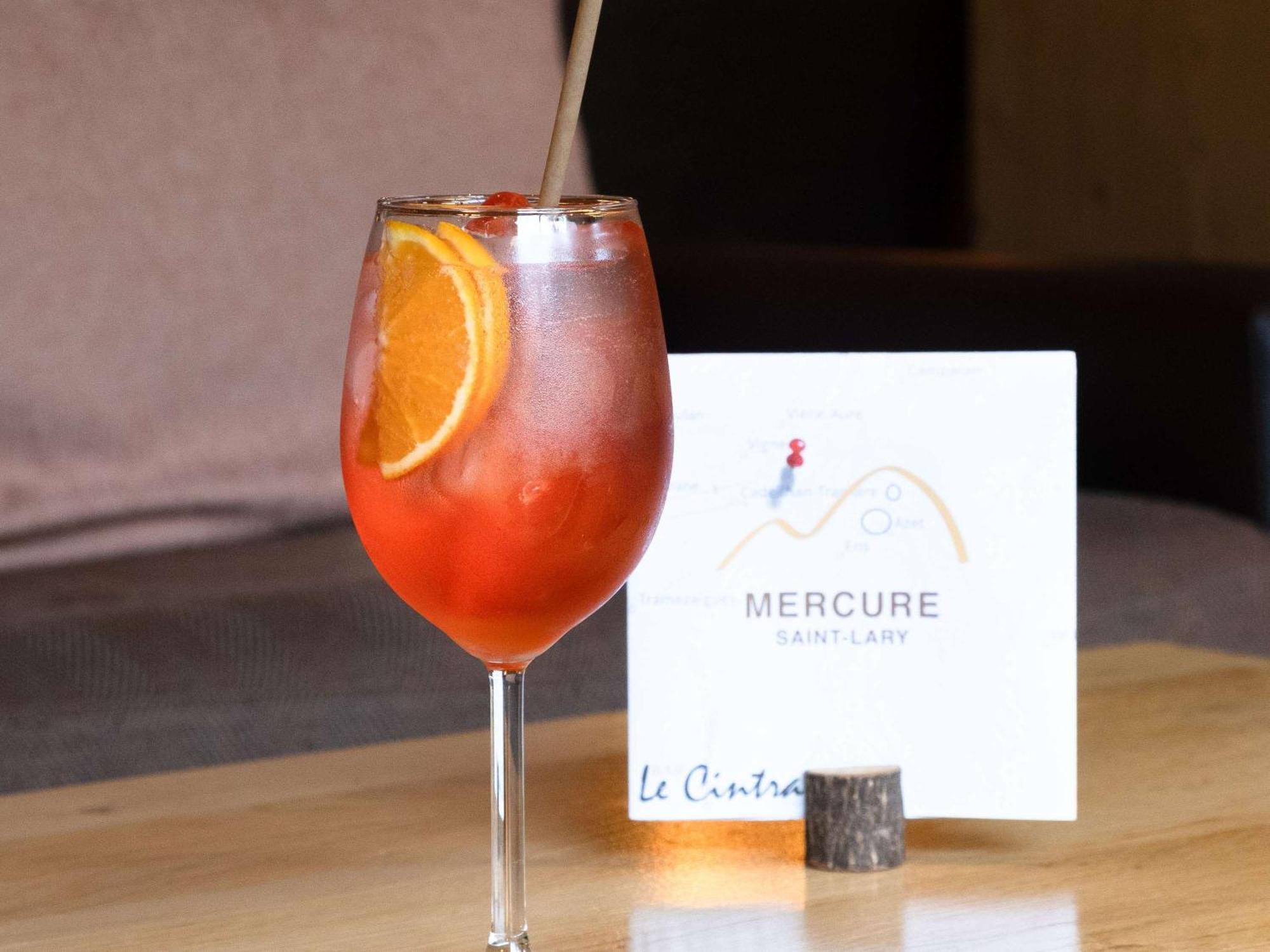 Mercure Saint-Lary Екстериор снимка