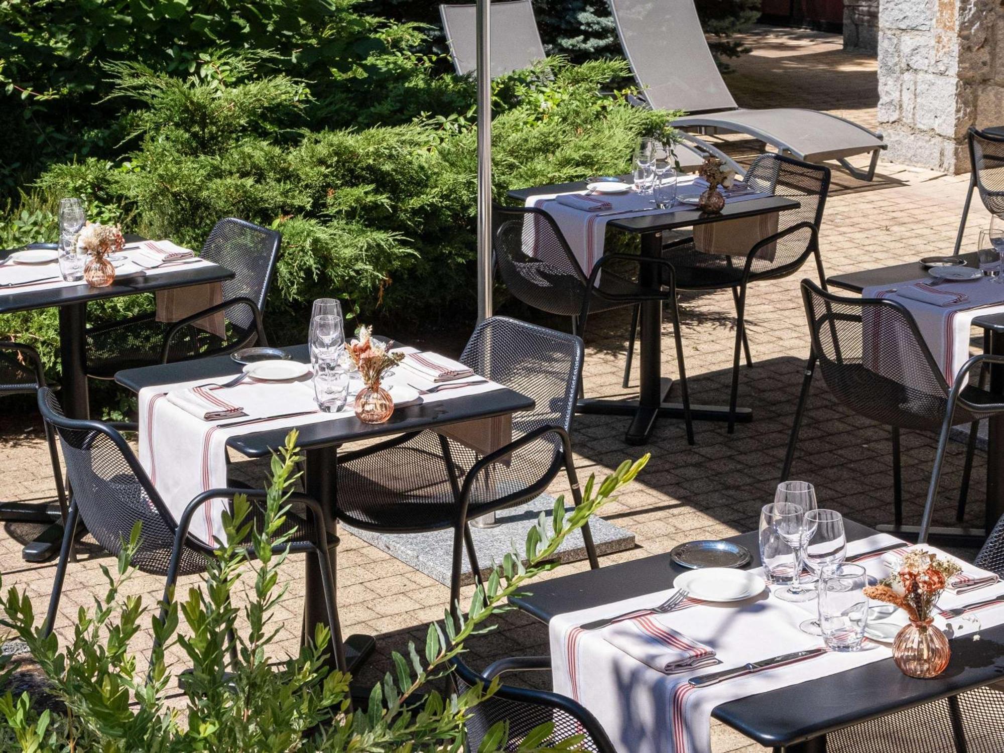 Mercure Saint-Lary Екстериор снимка