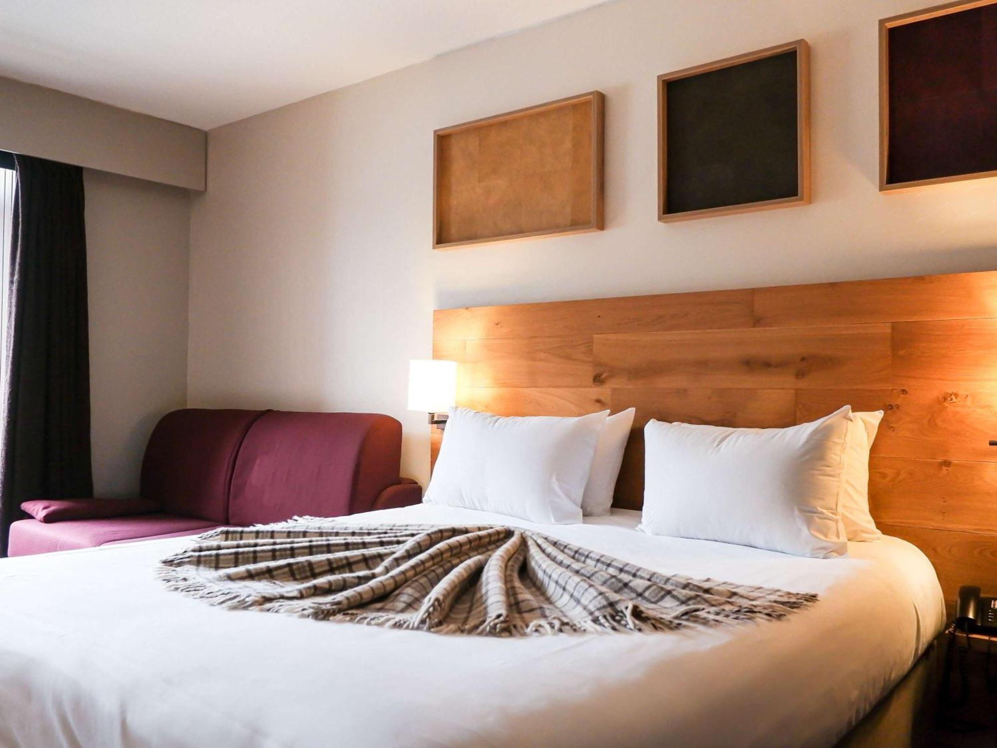 Mercure Saint-Lary Екстериор снимка