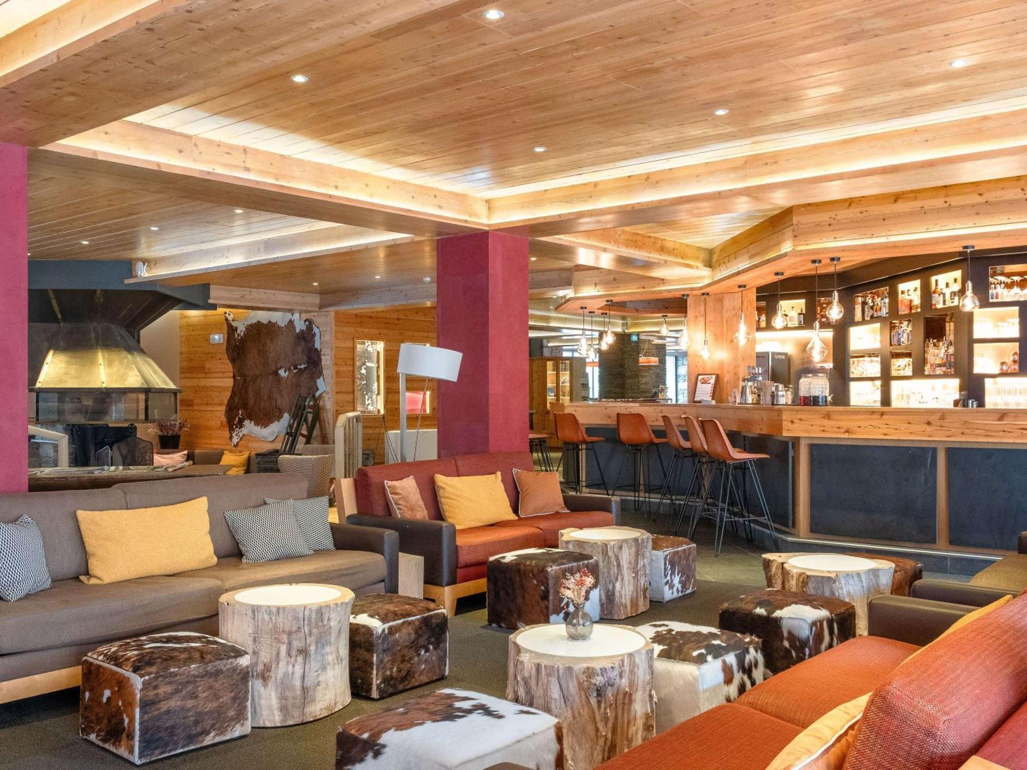 Mercure Saint-Lary Екстериор снимка