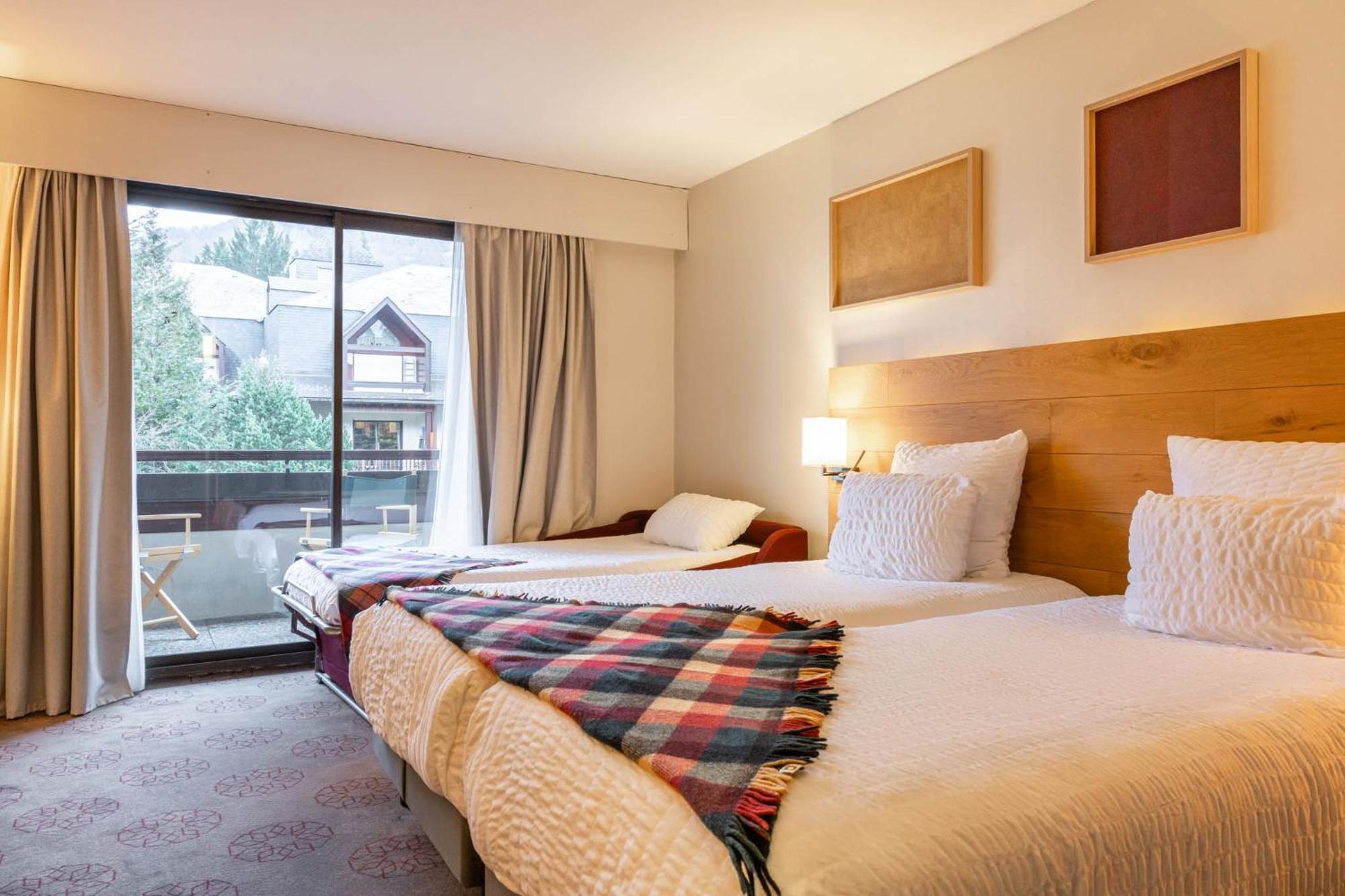 Mercure Saint-Lary Екстериор снимка